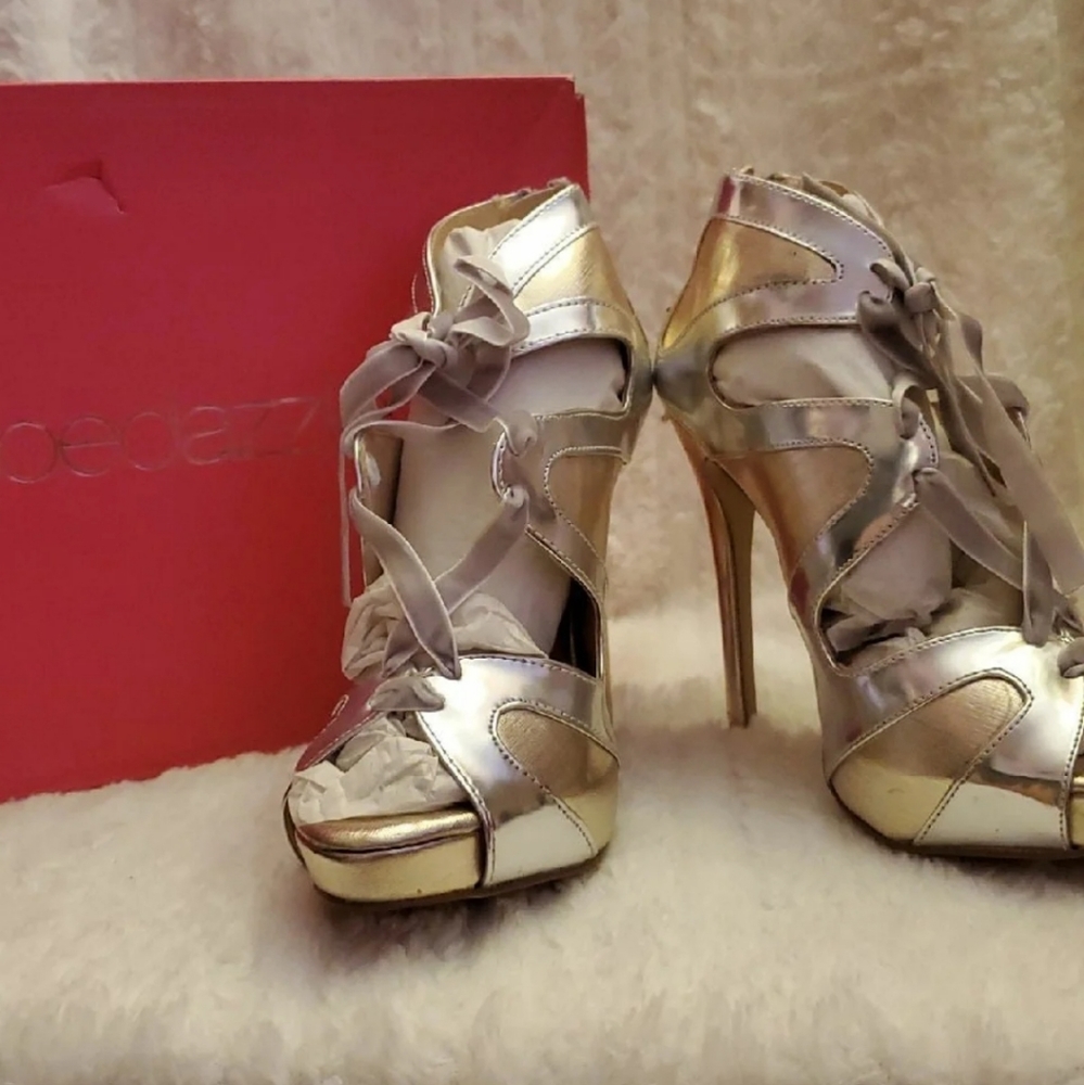*SOLD* Shoe Dazzle Kecia